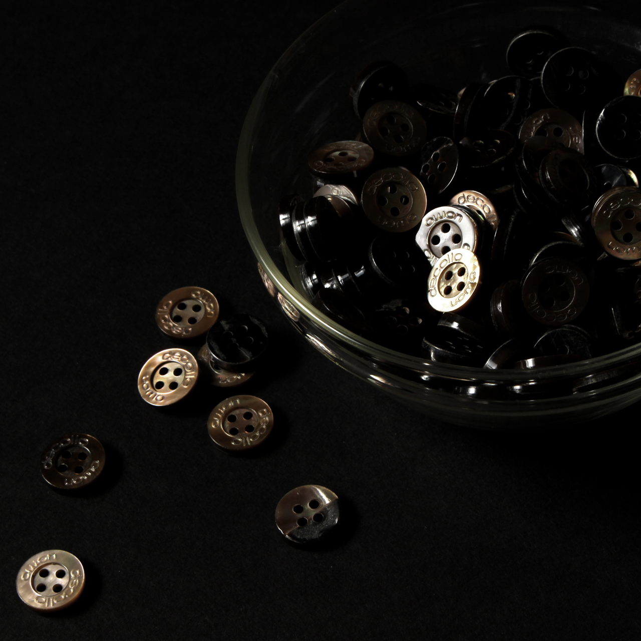 Vol 07 本白蝶貝釦 神秘的で魅惑の輝き Mother Of Pearl Shell Decollouomo 公式 デッコーロウォモ オンラインショップ