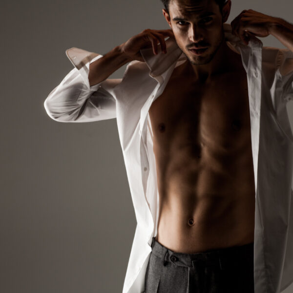 40代のYシャツ選び、汗とシワが気になる人ほど快適になる理由！