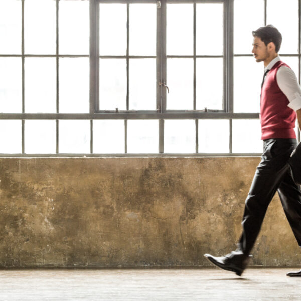 ノーアイロンで清潔感、スタイリッシュなＹシャツが出張で差がつく理由！